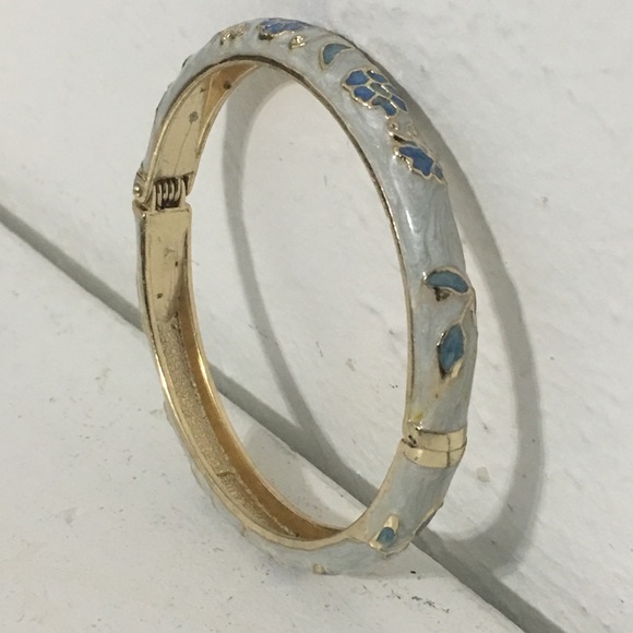 Jiu Long Xing Floral Flowers Snap Hinged Bracelet - Picture 4 of 8